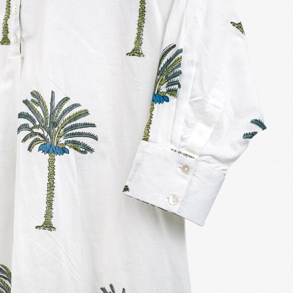 V de Vinster White & Green Oversized Palm Tree Print Tunic - Picture 6 of 12